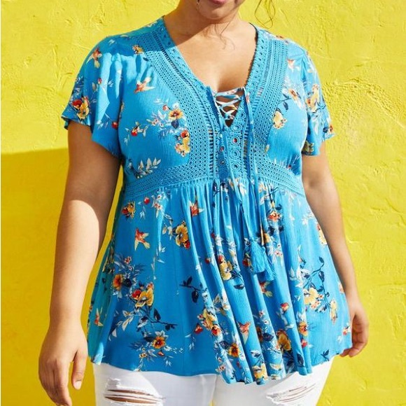 Torrid Floral Blue Babydoll Crinkle Gauze Crochet Inset Lace-Up Top 2/2X / 18-20 - Picture 1 of 16